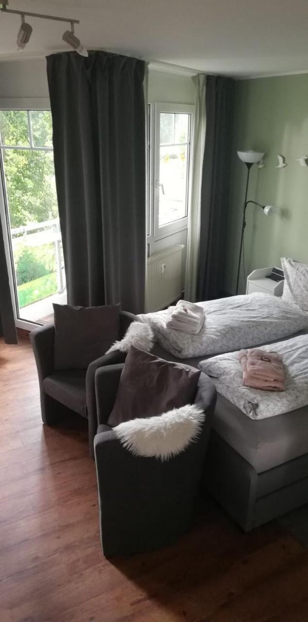 Ferienwohnung Am Kurpark Bad Klosterlausnitz Bagian luar foto